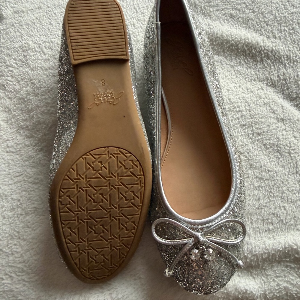 Jewel Badgley Mischka Silver Glitter Ballet Flats - Crystal Bow Accent | Size 8 - Picture 2 of 4